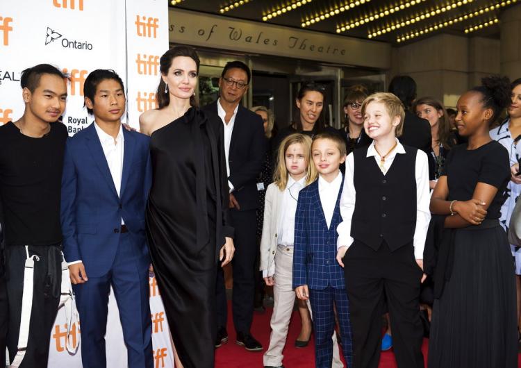 Giovedì Gnocca: ANGELINA JOLIE